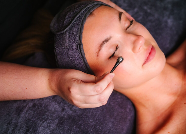 Black Diamond Ultra-anti-aging Facial 