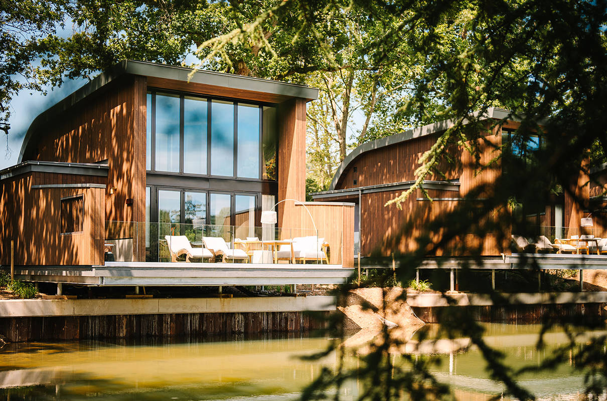 Lakeside Lodges